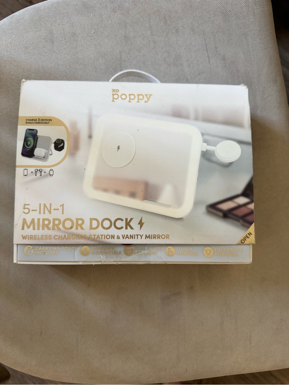 XO Poppy 5-in-1 Wireless Charging Station & LED Vanity Mirror